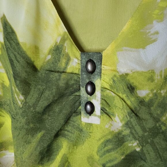 🦋3/$20 Jones & Co. Size 4 Sleeveless Yellow Green Print V-neck Top - Picture 2 of 9